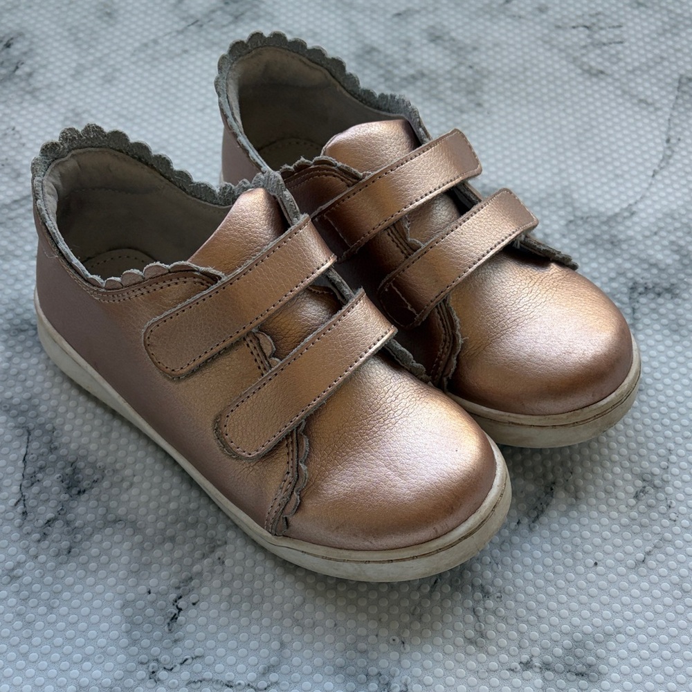 L'Amour Girls Scalloped Rose Gold Dress Sneakers